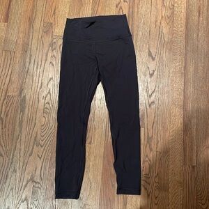Black Lululemon high rise cropped legging US size 6